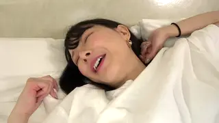 Japanese Teen with Golden Ratio Body Squirts and Takes Creampies