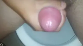 Solo Guy Strokes to a Messy Finish in a Homemade Clip