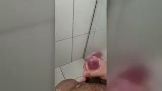 Latino Bear Finishes Solo Session in a Homemade Clip