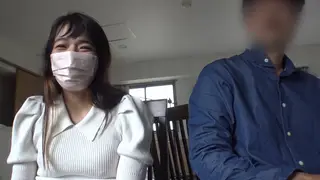 Japanese Office Worker Meets Online Date at Her Desk