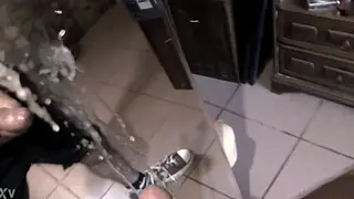 Solo Guy Strokes to Explosive Mirror Finish
