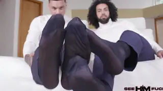 Muscular Partner Enjoys Foot Worship and Oral Pleasure