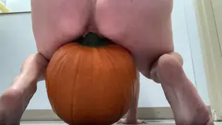 BBW in Pumpkin Costume Takes Fisting and Foot Play