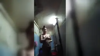 Amateur Couple Films Quick Home Fuck