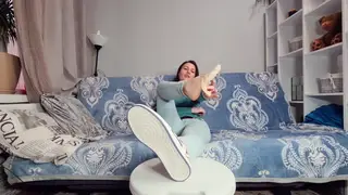 MILF Teases With Perfect Feet and Painted Toes