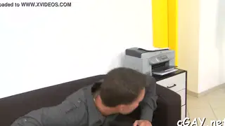 Muscular Hunk Takes Raw Anal and Deep Creampie