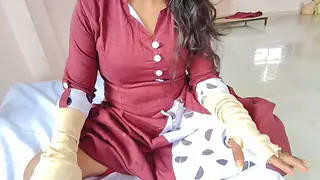 Indian Teacher Rides Her Boyfriend Outdoors on a Desk