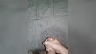 Solo Performer Reaches an Explosive Climax