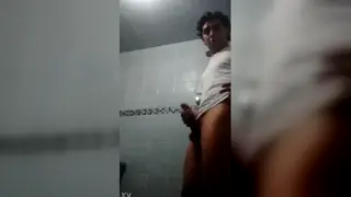 Bartender Flashes Thick Cock to Waiting Waitress