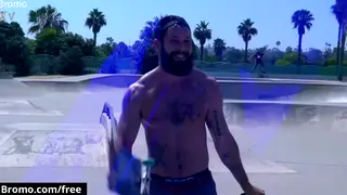 Muscular Jocks Trade Oral and Rim Outdoors Bareback