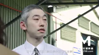 Asian Employee Seduces Boss's Wife on Holiday