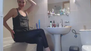Blonde Teen Shows Off Curvy Backside in Bathroom