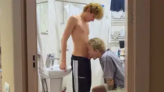 Tattooed Twinks Share Bareback Threesome With Blowjobs