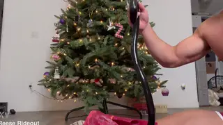 Muscular Hunk Rides a Massive Dildo for a Hands-Free Cumshot