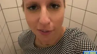 Blonde Flashes Outdoors Before Solo Climax