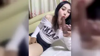 Amateur Woman Explores Solo Pleasure to Squirting Release