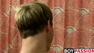 Slender Twink Stretches His Hole With a Toy Before Cumming