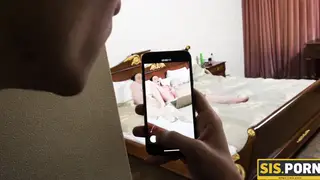 Petite Stepsister Gets Oral Pleasure in Bedroom