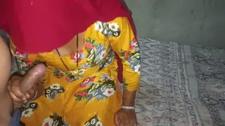 Curvy Indian Bhabhi Takes Cock Outdoors at Night