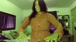 Muscular BBW Flaunts Massive Curves in Transformation