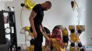 Indian MILF Cheats with BBC for a Facial