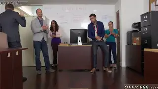 Three Guys Swap Blowjobs in Bisexual Threesome