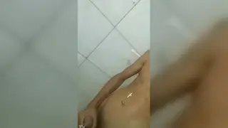 Amateur Guy Finishes in the Bathtub