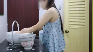 Petite Asian MILF Gets Creampied in the Shower
