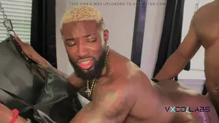 Muscular Ebony Stud Takes a Raw Pounding