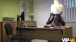 Blonde Waitress Trades Blowjob for Quick Cash Casting