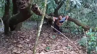 Exhibitionist Flashes Her Pussy in Ecological Park Woods