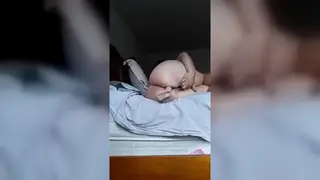 Woman Enjoys Deep Anal Pleasure on Camera
