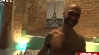 Well-Endowed Man Takes Charge in Amateur Encounter