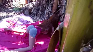 Solo Performer Uses Toy Outdoors in Public Setting