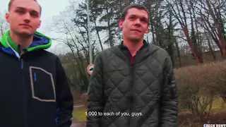 Muscular Jock Takes Bareback Pounding Outdoors After Rimjob