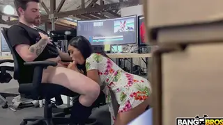 Voluptuous Latina Gives Deep Blowjob at Desk