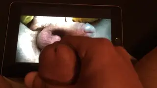 Amateur Guy Strokes Huge Cock to Facial Finish