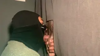 Muscular Hunk Receives Skilled Oral Service