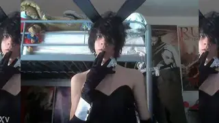 Amateur Guy Films a Quick Solo Session in a Homemade Clip