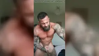 European Guy Strokes to a Hot Facial Finish