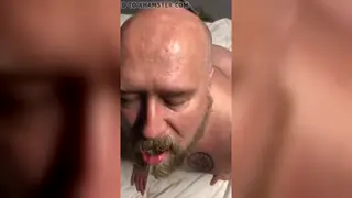 Amateur Blowjob Turns Into a Pissing Bareback Session