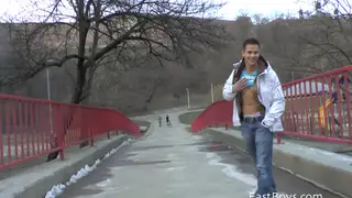 Muscular Twink Enjoys Outdoor Shower Massage