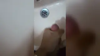 Amateur Duo Gets Close in a Quick Clip