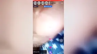 Fit Guy Shows Off His Body While Stroking