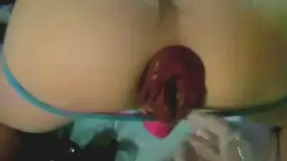 Russian Amateur Opens Wide for Extreme Fist Penetration