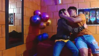 Shy Boyfriend Gives Amateur Blowjob