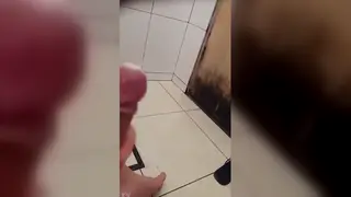 Solo Amateur Releases Cumshot on Camera