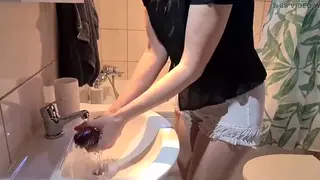 Hairy Mature Woman Squirts and Pisses in Shower