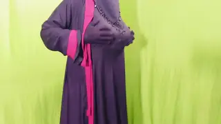 Indian MILF Gives Blowjob Before Hard Doggystyle