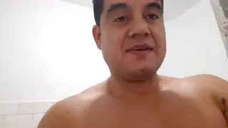 Amateur Stud Enjoys Steamy Shower Session